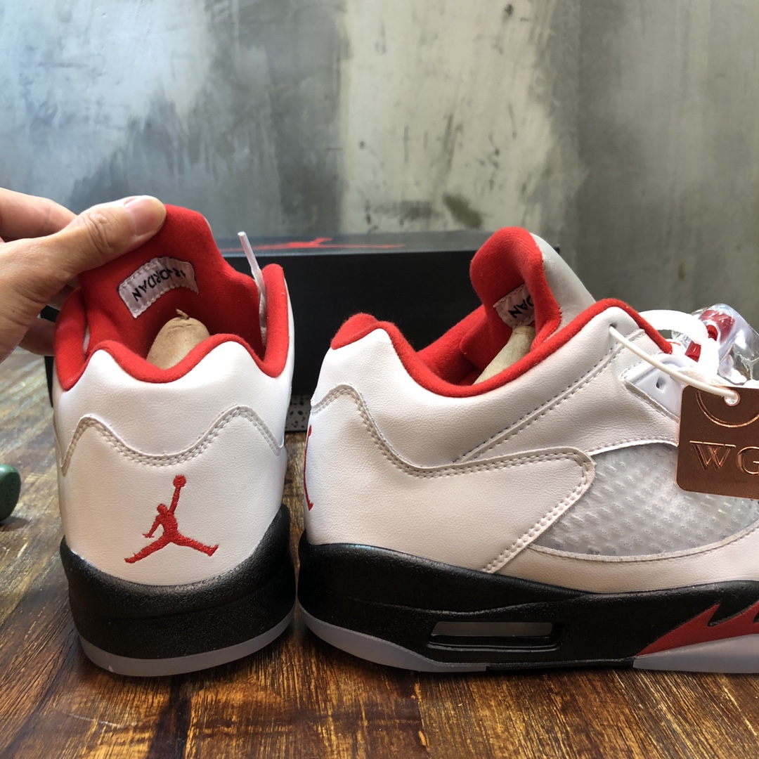 NIKE Air Jordan 5 sneaker