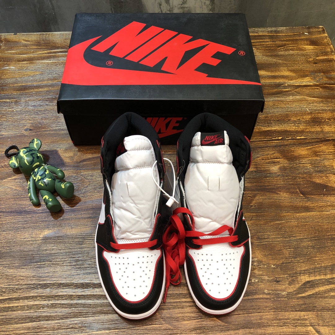 NIKE Air Jordan 1 sneaker