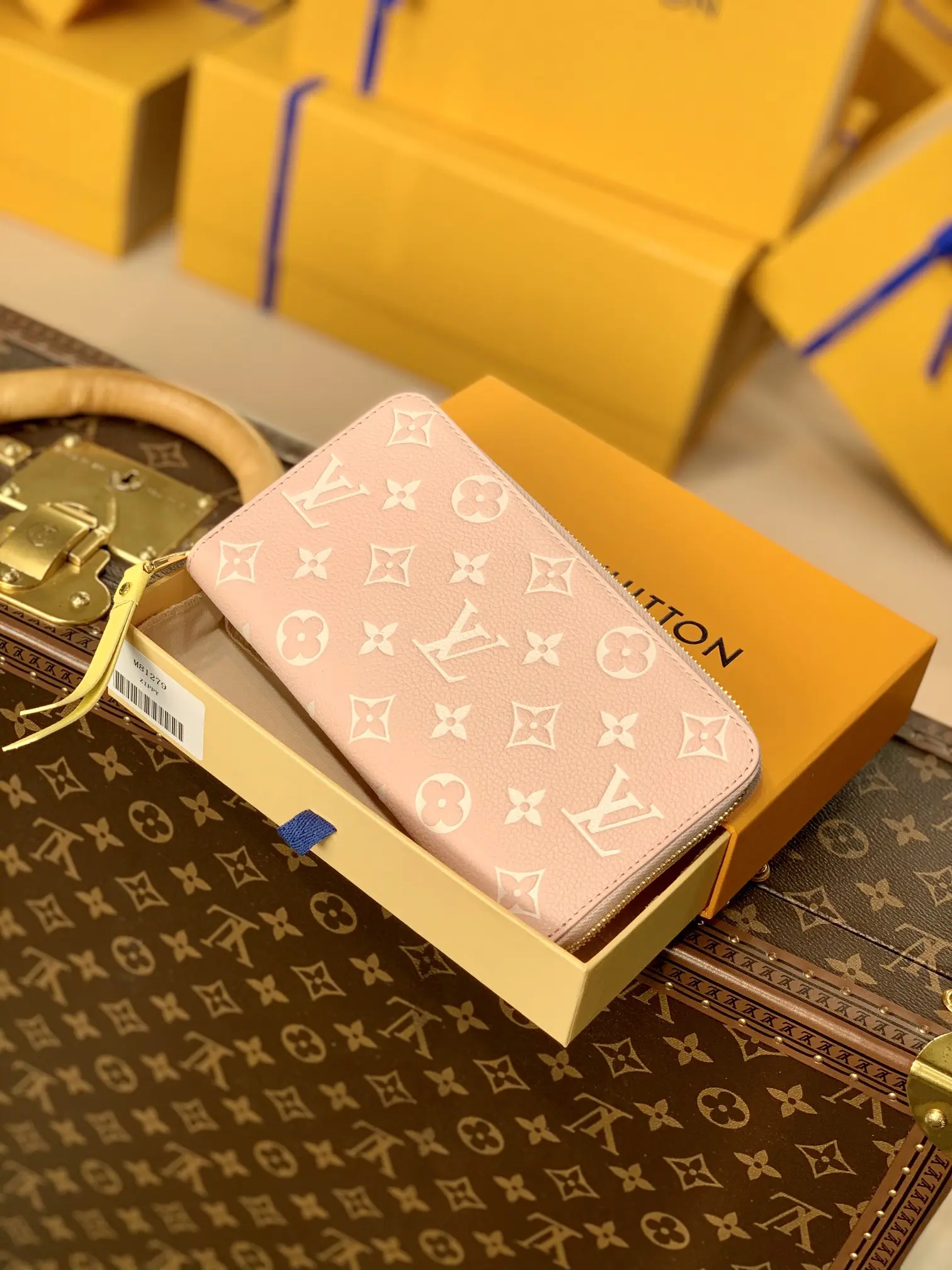 Louis Vuitton 2022 new fashion Small Bags M81279