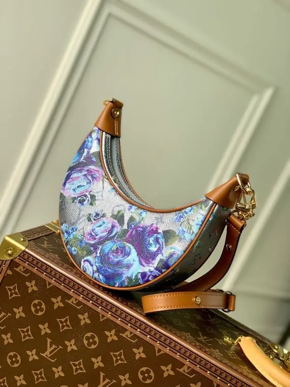 Louis Vuitton 2022 new sling bag