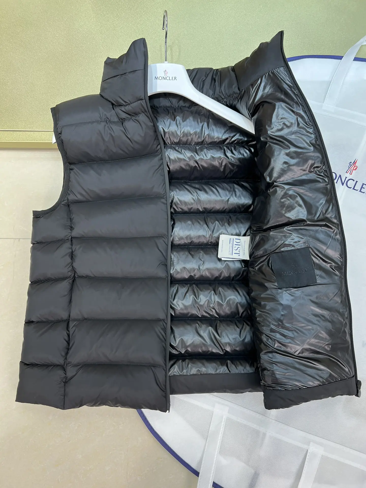 Moncler 2022 new K61 vest down jacket DJ1021033