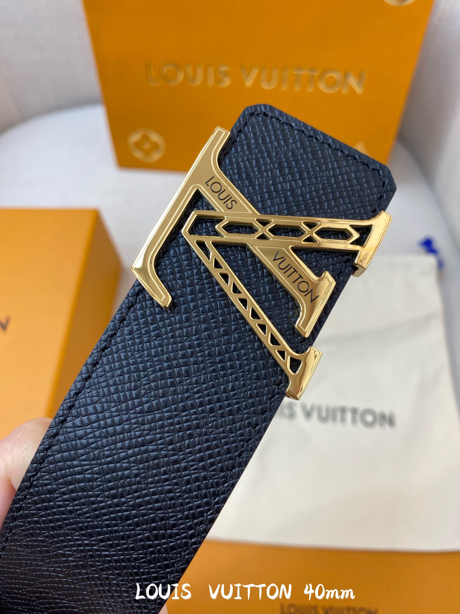 Louis Vuitton Belt in Black