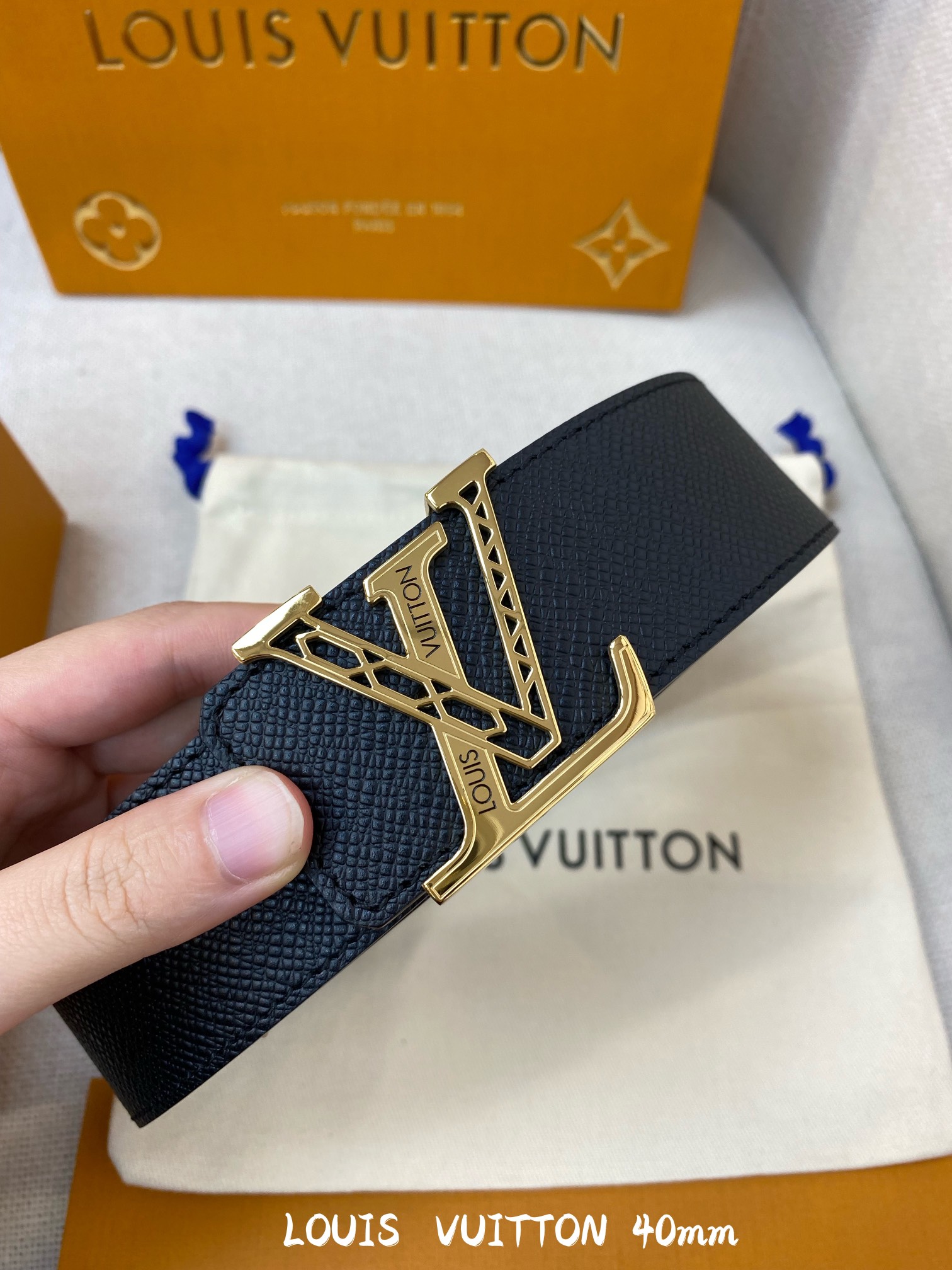 Louis Vuitton Belt in Black