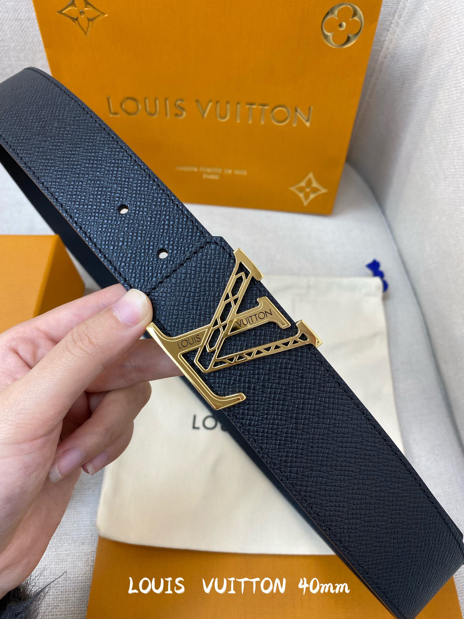 Louis Vuitton Belt in Black