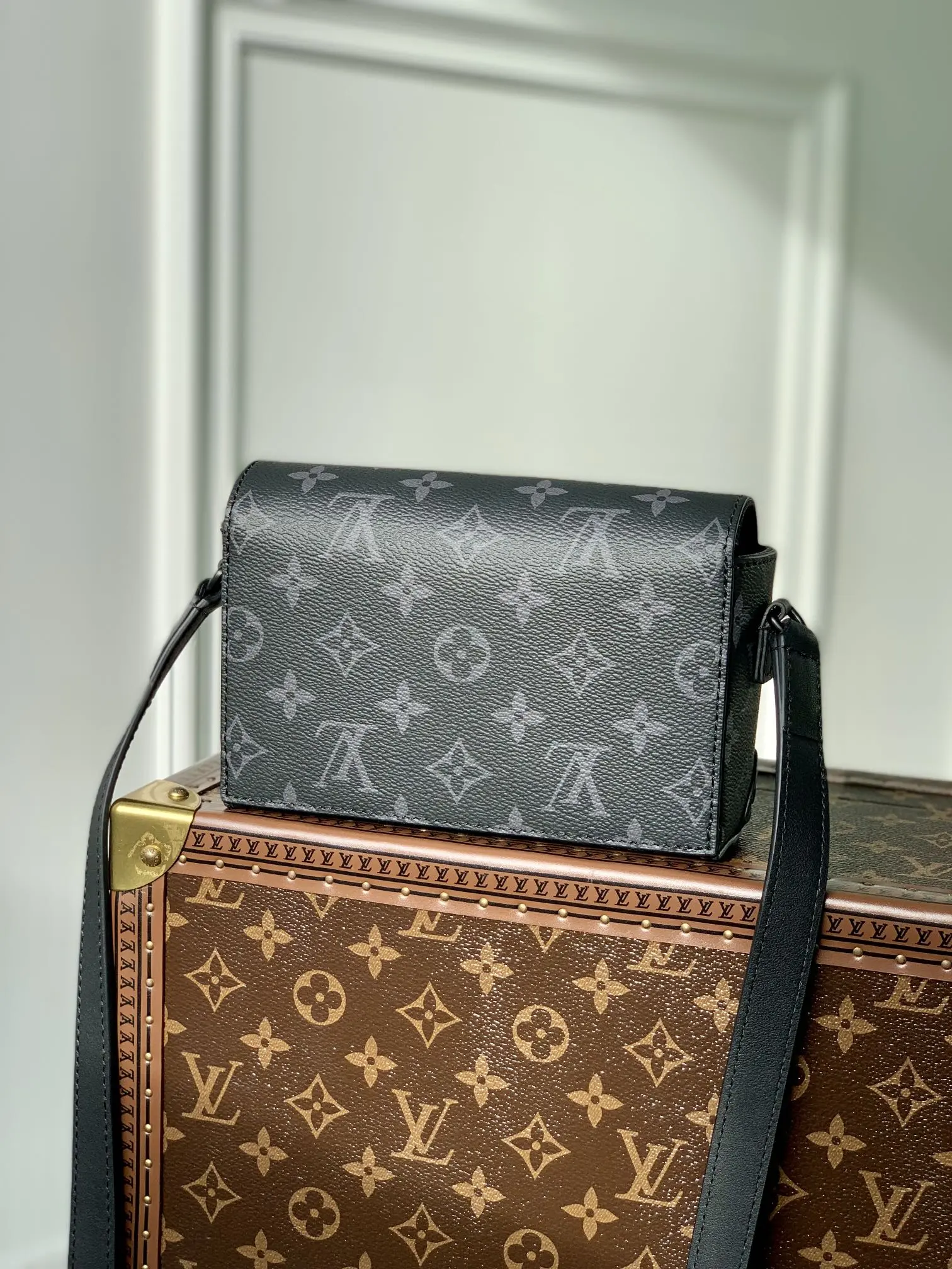 Louis Vuitton 2022 new sling bag