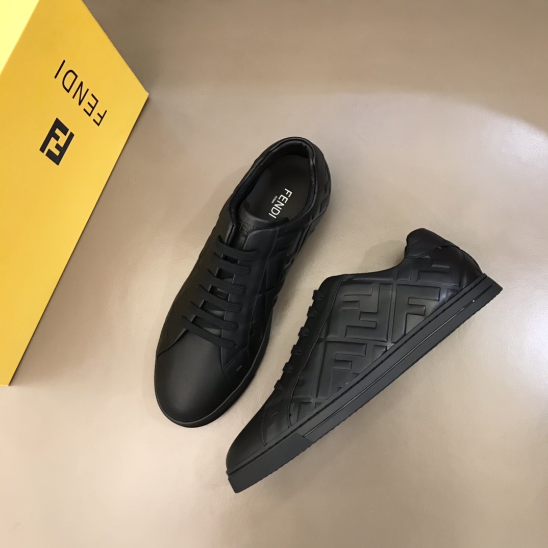 Fendi Sneaker leather low-tops in Black 