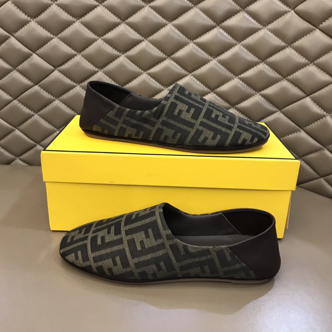 Fendi Slipper Brown fabric in Brown