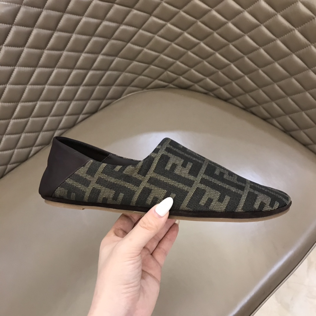 Fendi Slipper Brown fabric in Brown