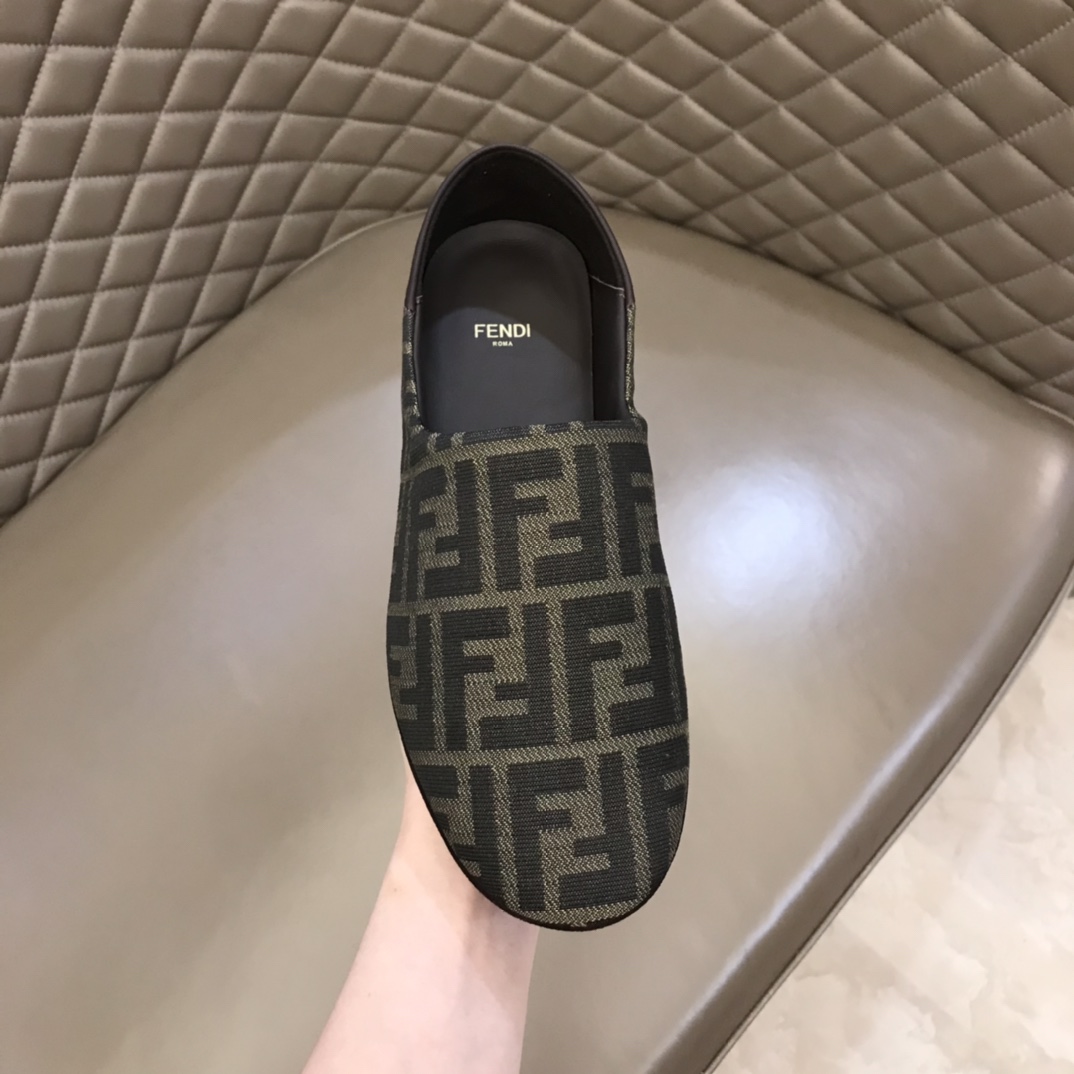 Fendi Slipper Brown fabric in Brown