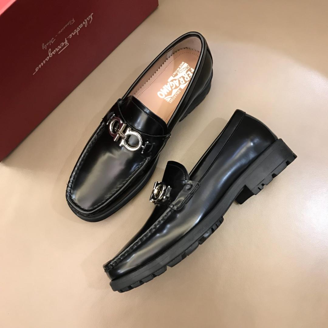 Salvatore Ferragamo Black Bright leather Fashion Perfect Quality Loafers With Sliver Buckle MS02996