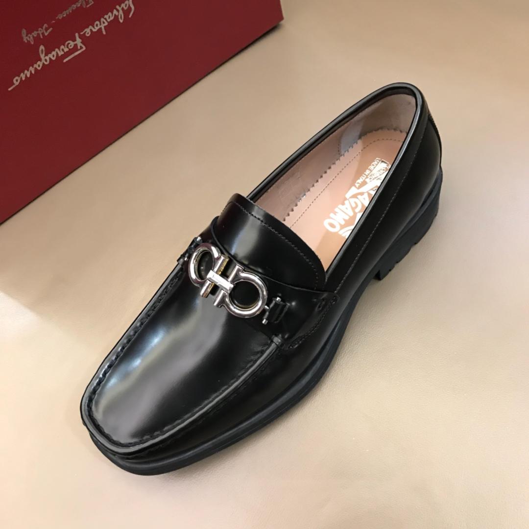 Salvatore Ferragamo Black Bright leather Fashion Perfect Quality Loafers With Sliver Buckle MS02996