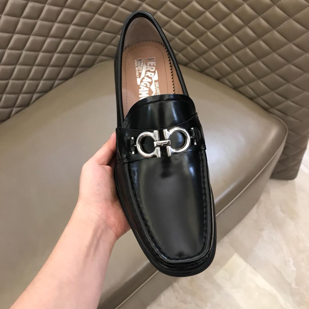 Salvatore Ferragamo Black Bright leather Fashion Perfect Quality Loafers With Sliver Buckle MS02996