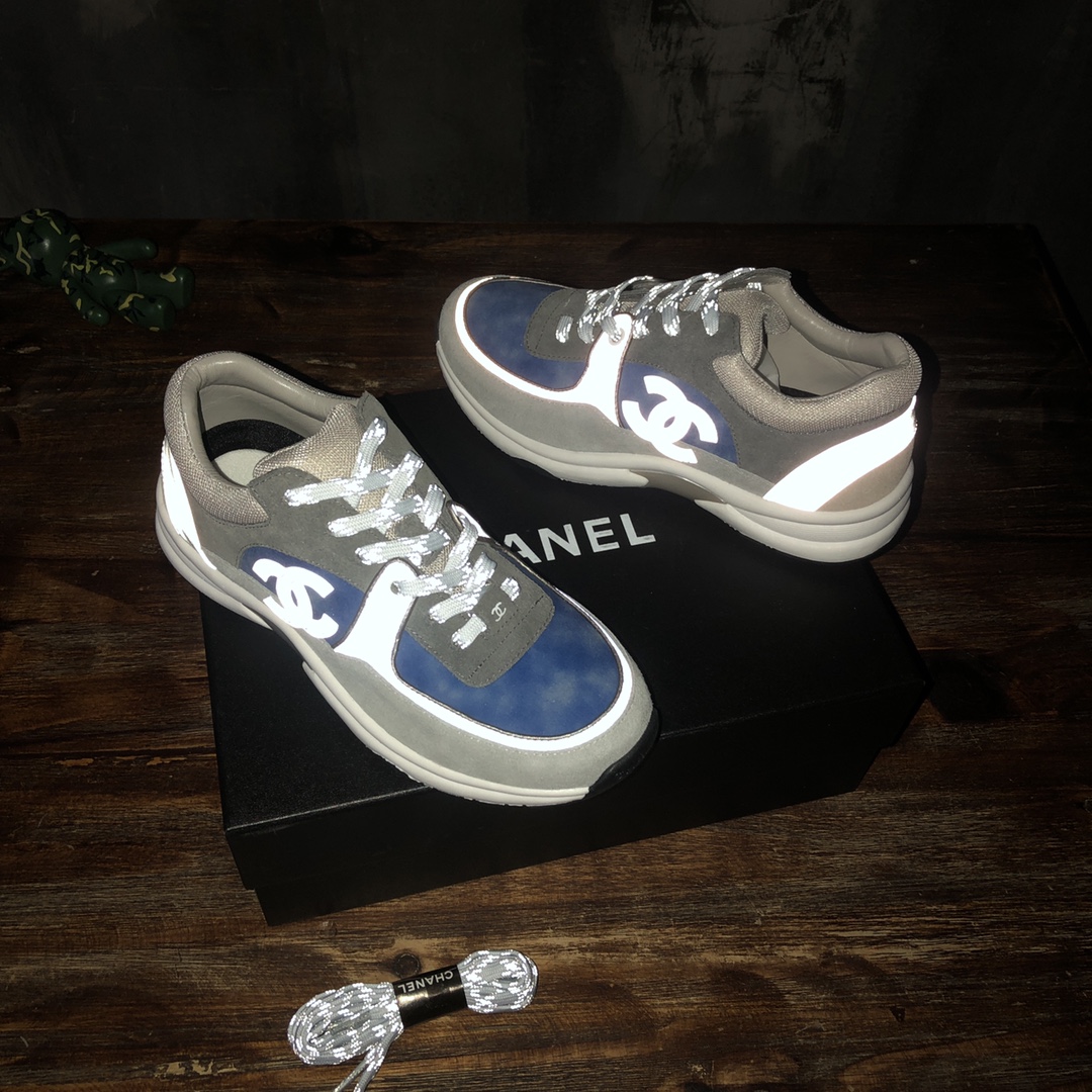 Chanel Sneaker suede Calfskin in Blue