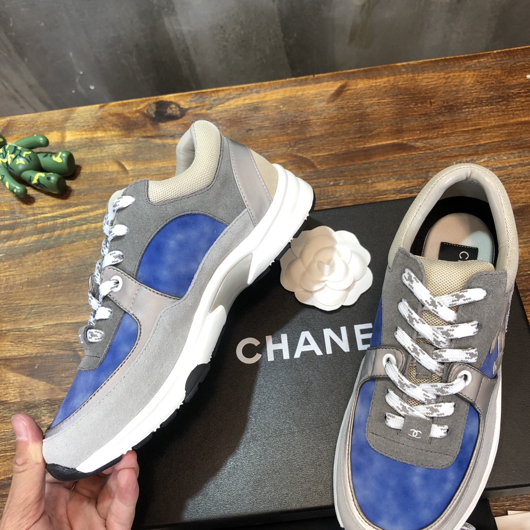 Chanel Sneaker suede Calfskin in Blue