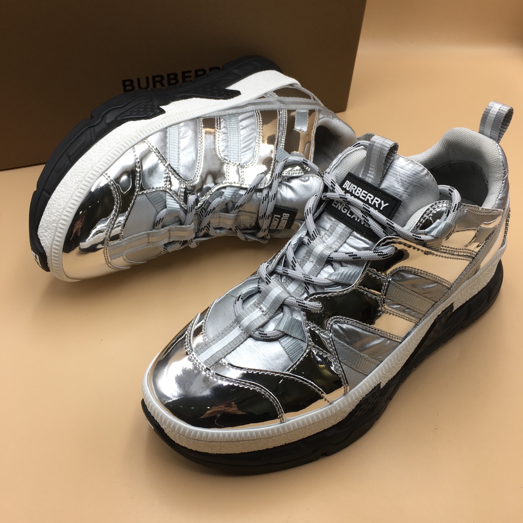 BurBerry Sneaker in Silver