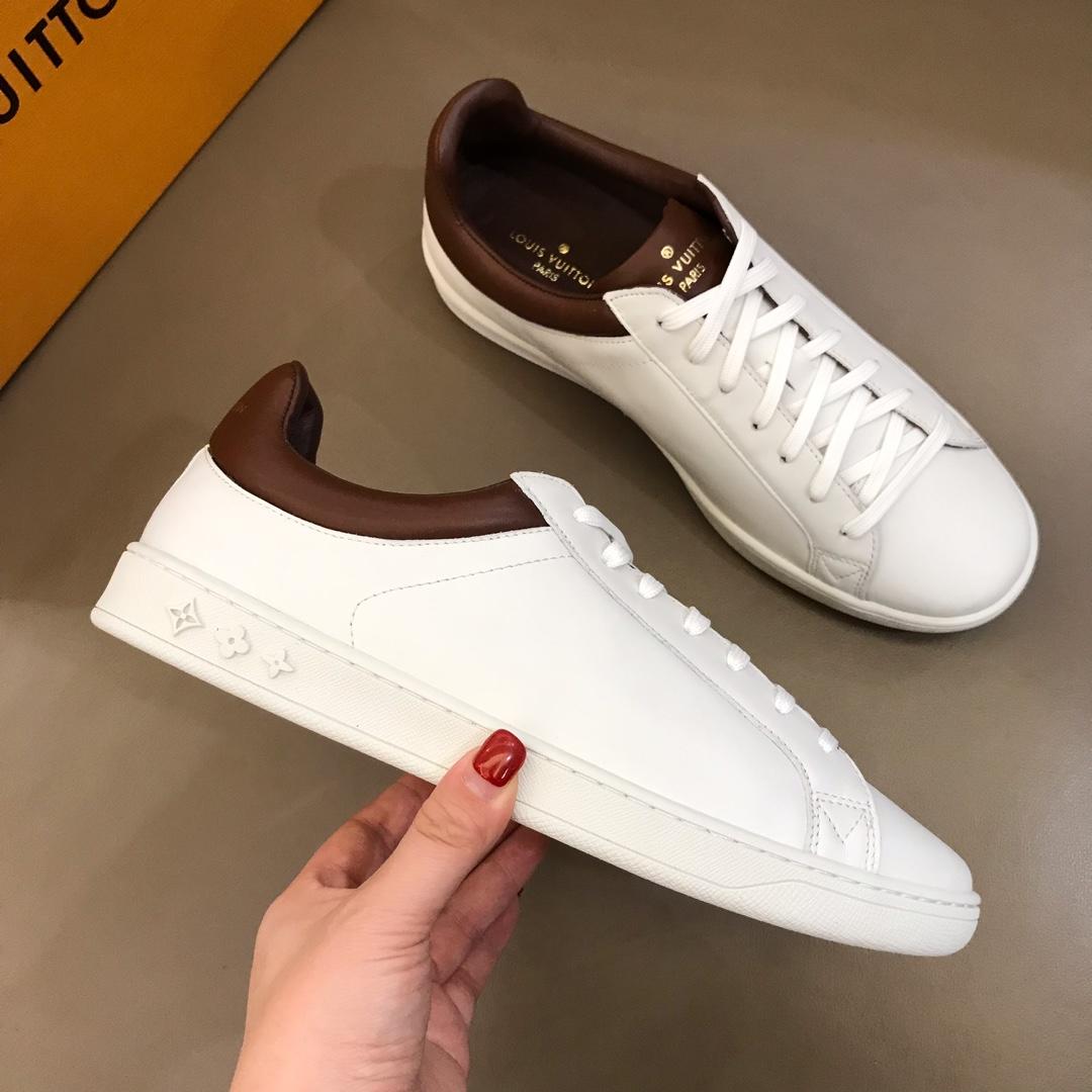 lv Perfect Quality Sneakers White and brown trim and white sole MS02842