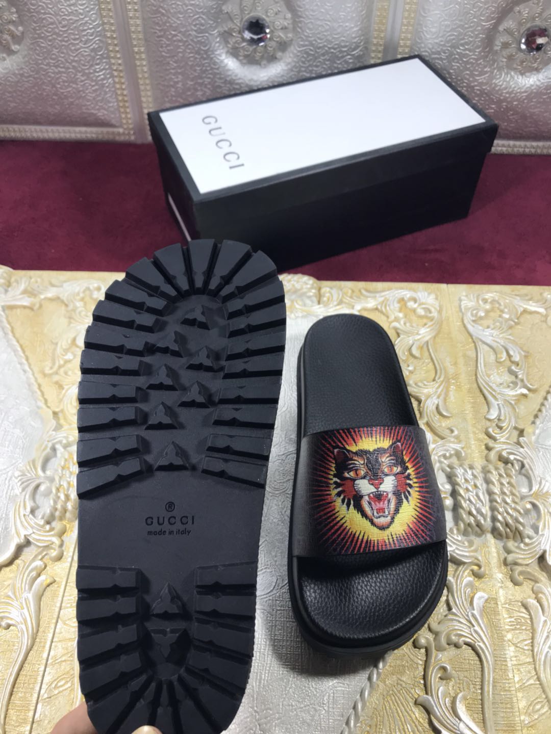 Gucci Slide Sandals with Angry Cat OF_2812F2F6C9E0