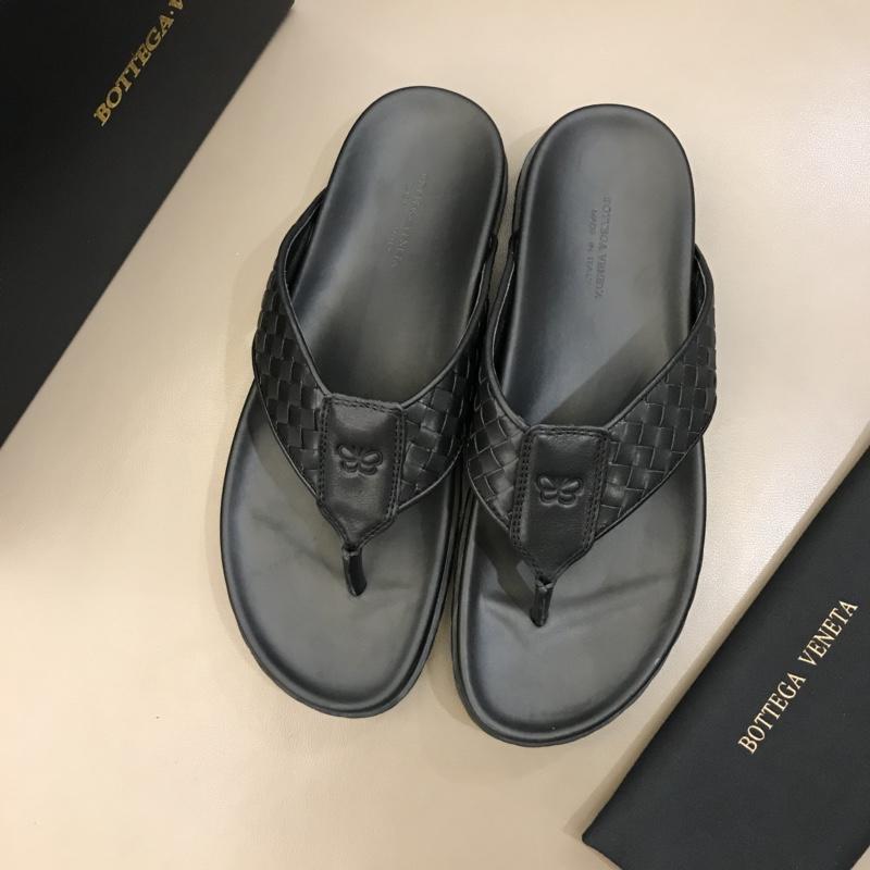 Bottega Veneta black Crisscross flip-flop in woven leather MS02580