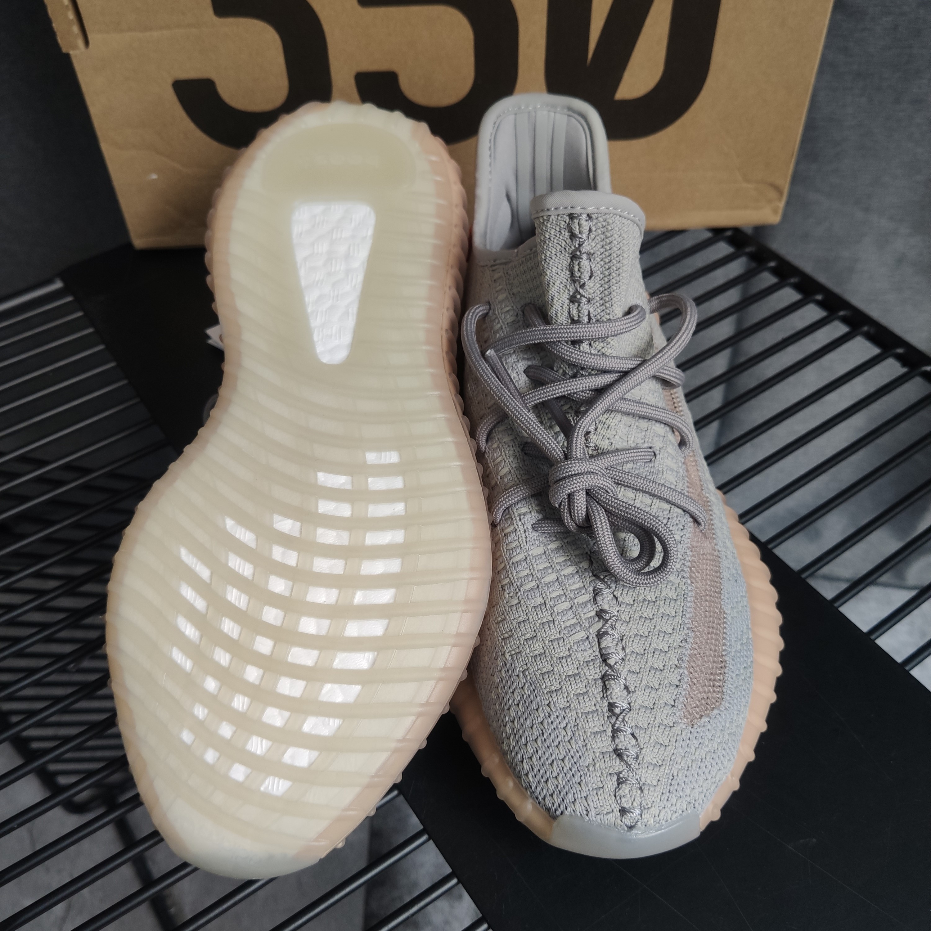 Adidas Yeezy Boost 350 V2 kanye West Trfrm Perfect Quality Sneakers MS09216 Updated in 2019.05.25