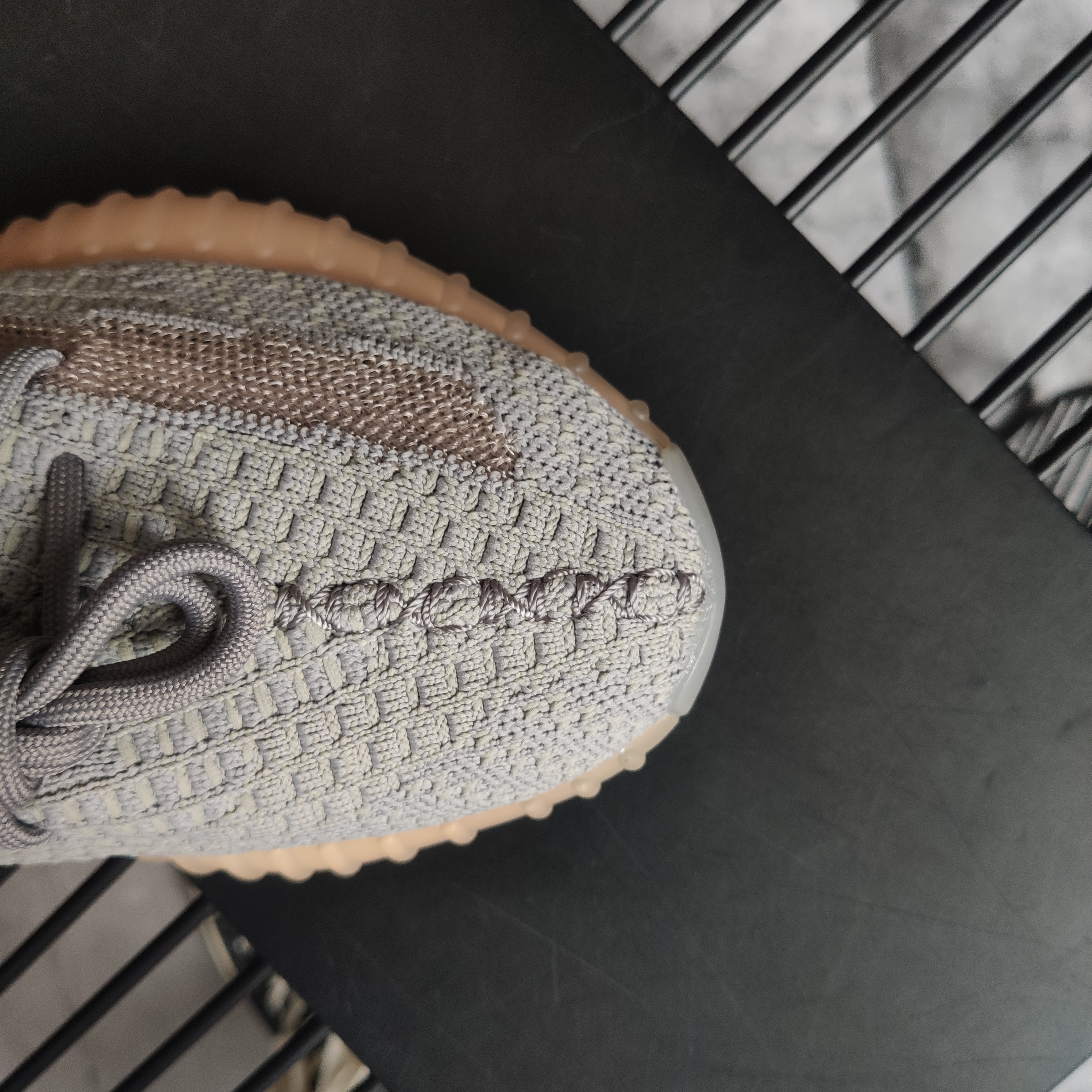 Adidas Yeezy Boost 350 V2 kanye West Trfrm Perfect Quality Sneakers MS09216 Updated in 2019.05.25