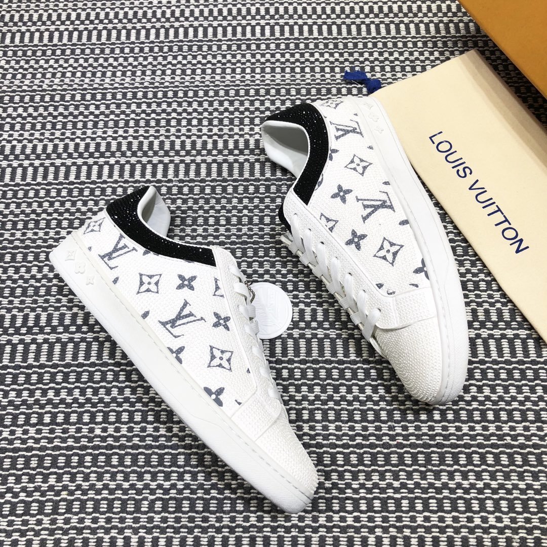 Louis Vuitton High Quality Sneakers White and masonry Monogram embellishment with white sole MS021101