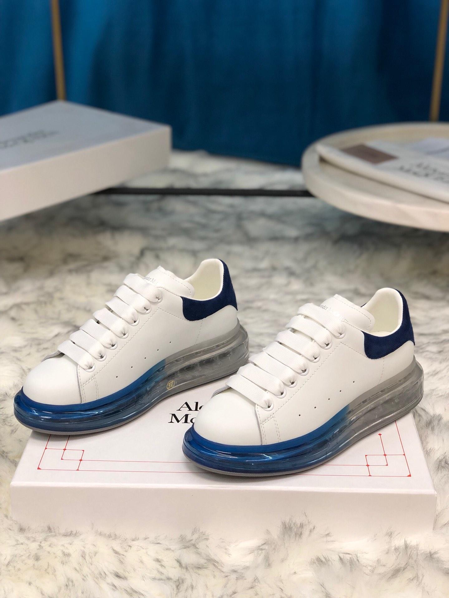Alexander McQueen Fahion Sneaker White and blue suede heel with transparent sole MS100020
