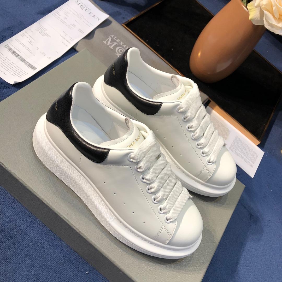 Alexander McQueen Fahion Sneaker White and black heel MS100061