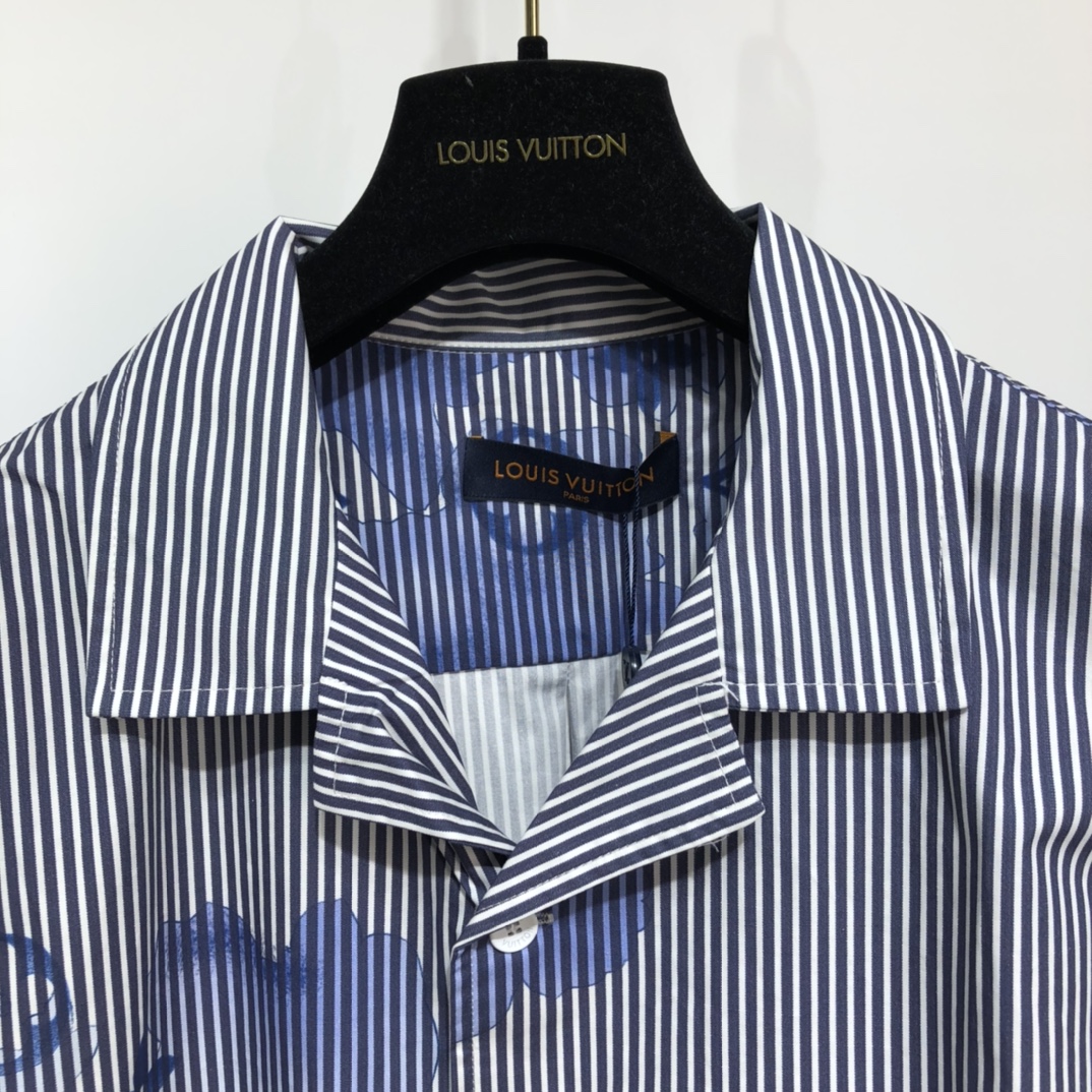 Louis Vuitton Shirt Monogram Buttoned in Blue