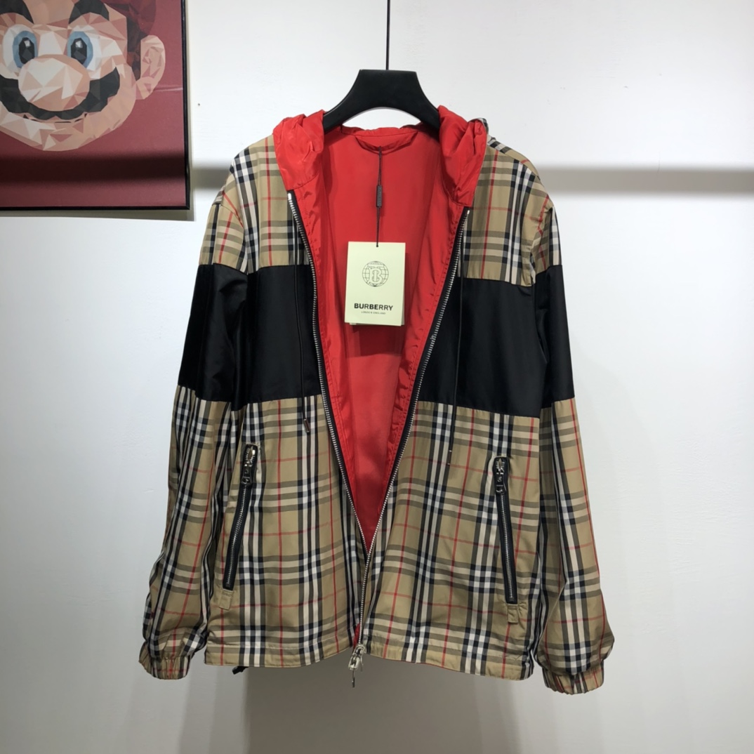 Burberry Jacket Reversible in Brown with Red