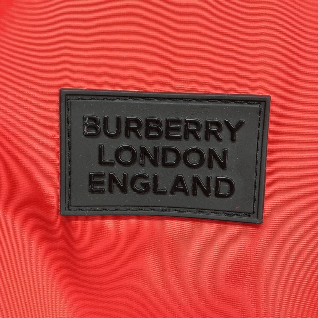 Burberry Jacket Reversible in Brown with Red