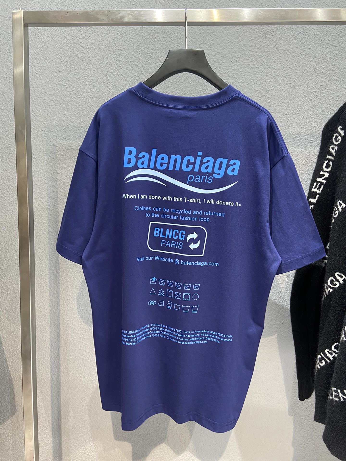 Balenciaga T-Shirt Dry Cleaning Boxy in Blue