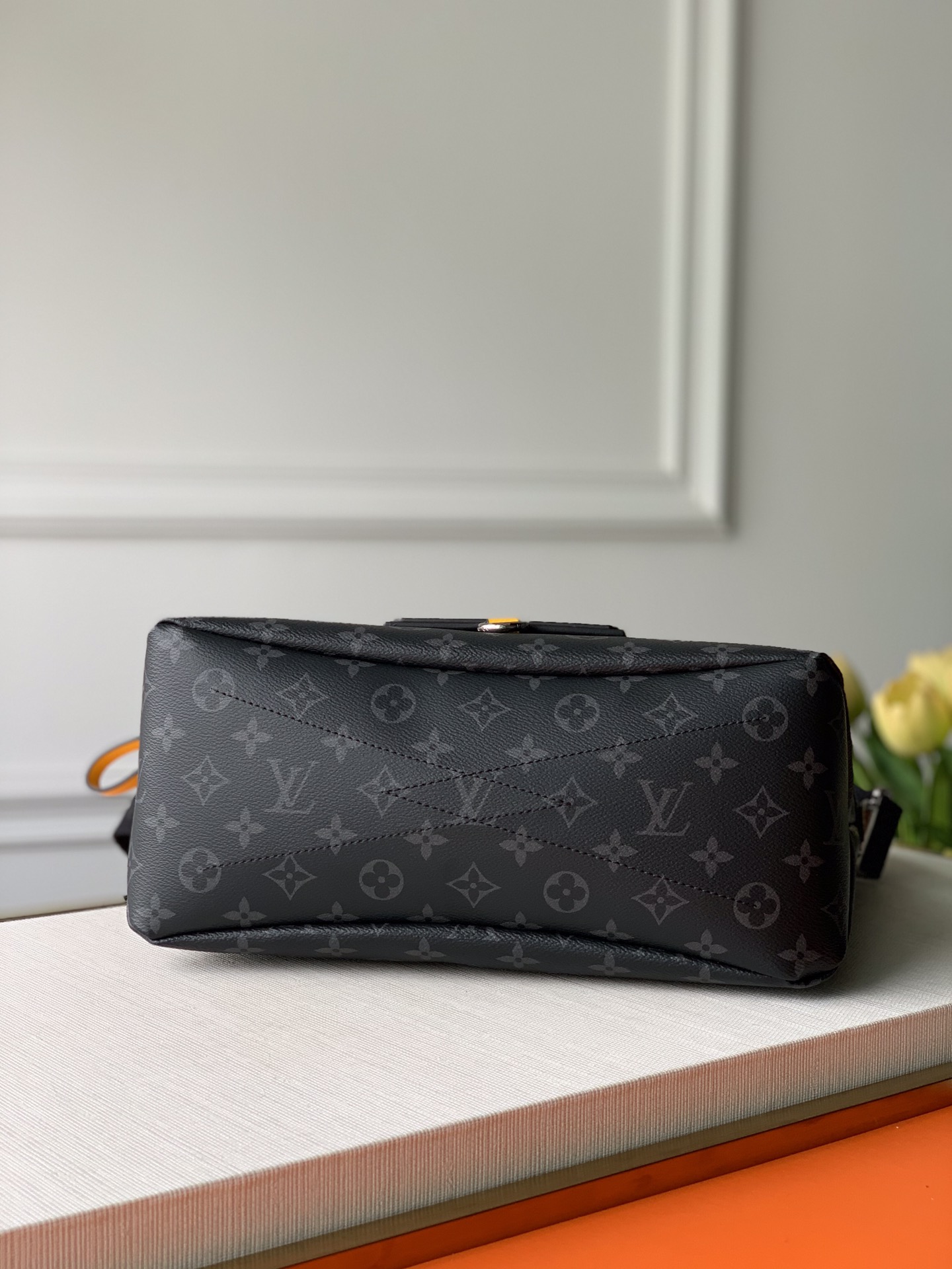 Louis Vuitton Magnetic Handbags 