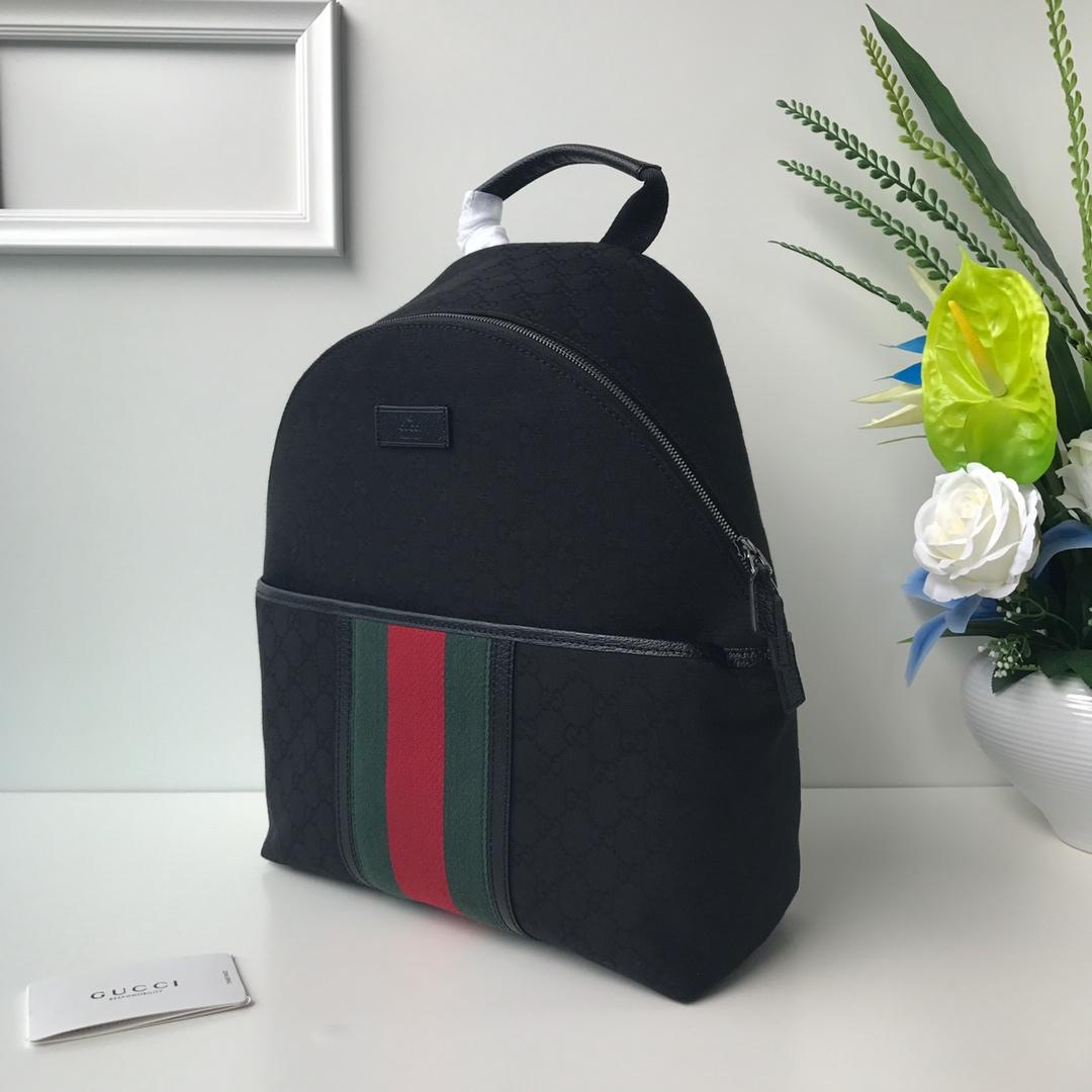 Gucci Perfect Quality simple front-pocket back pack GC06BM106