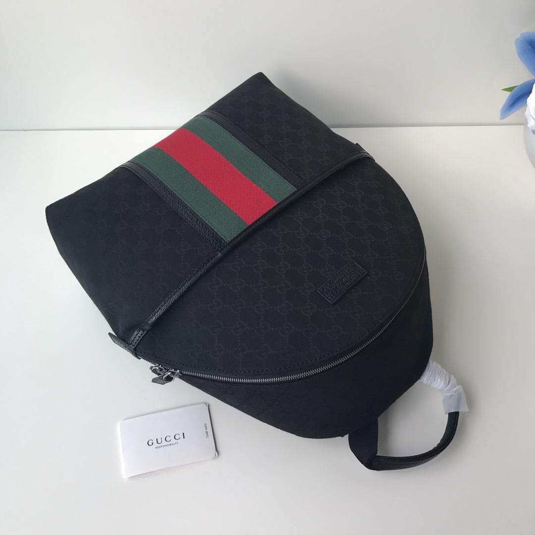 Gucci Perfect Quality simple front-pocket back pack GC06BM106