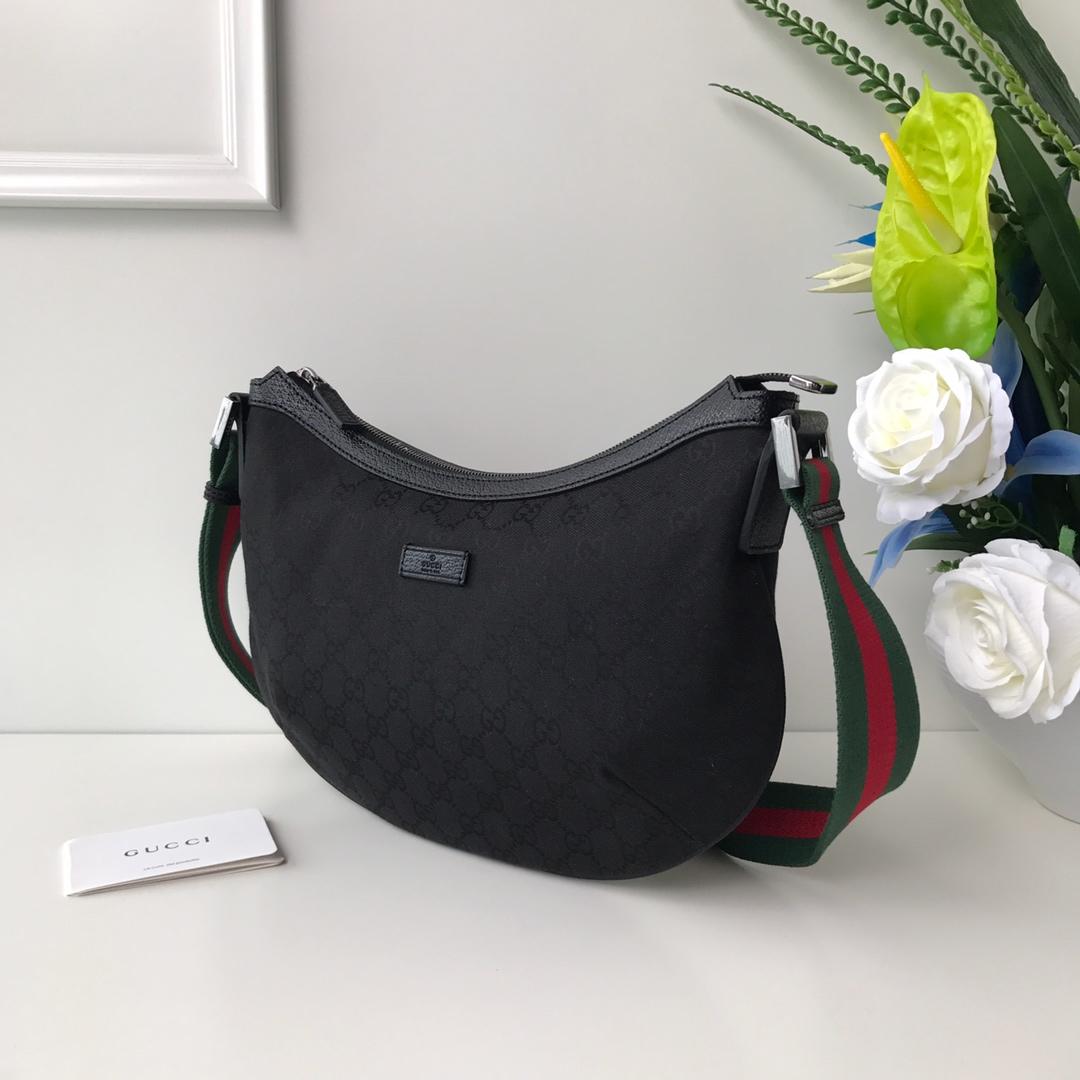 Gucci Perfect Quality black thin sling bag GC06BM004