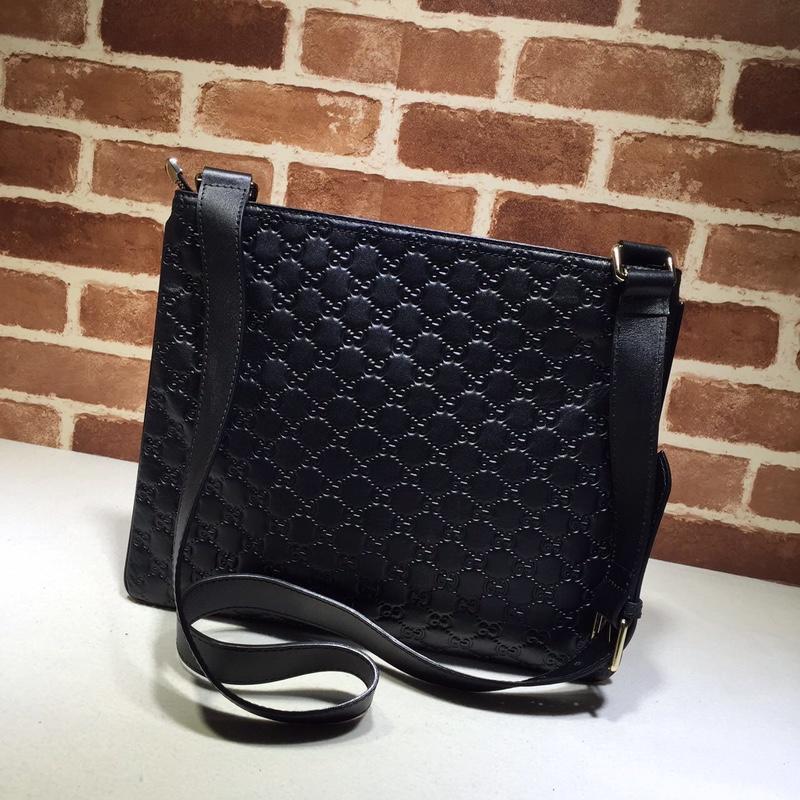 Gucci Perfect Quality black flat sling bag with glossy finishing GC06BM153