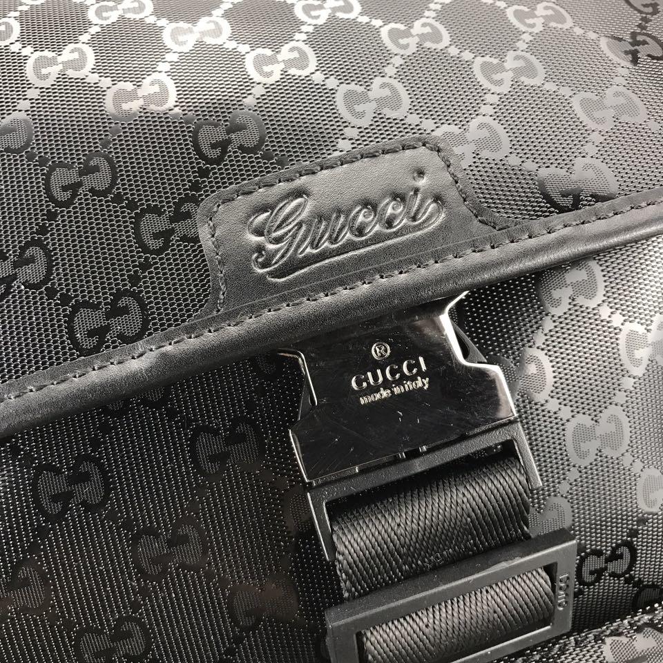 Gucci Perfect Quality black back pack with gloss and Gucci Perfect Quality straps GC06BM113