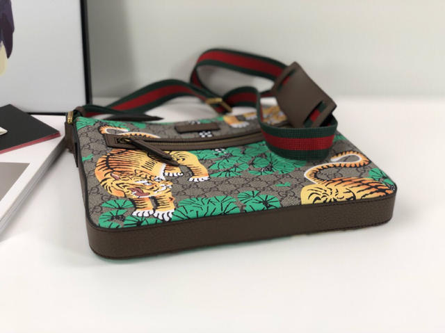 Gucci Perfect Quality bengal tiger shoulder pack GC06BM024