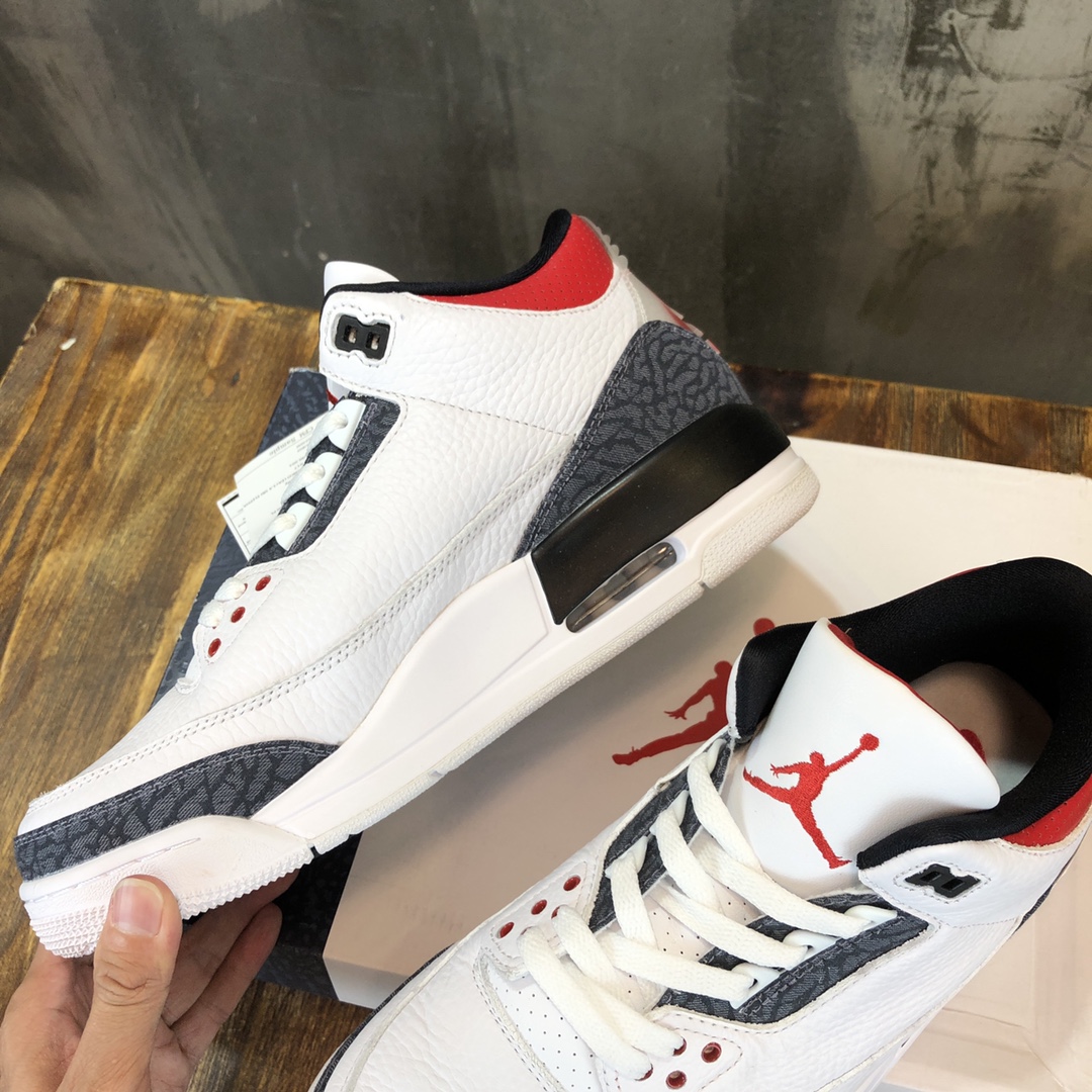 NIKE Air Jordan 4 Retro sneaker