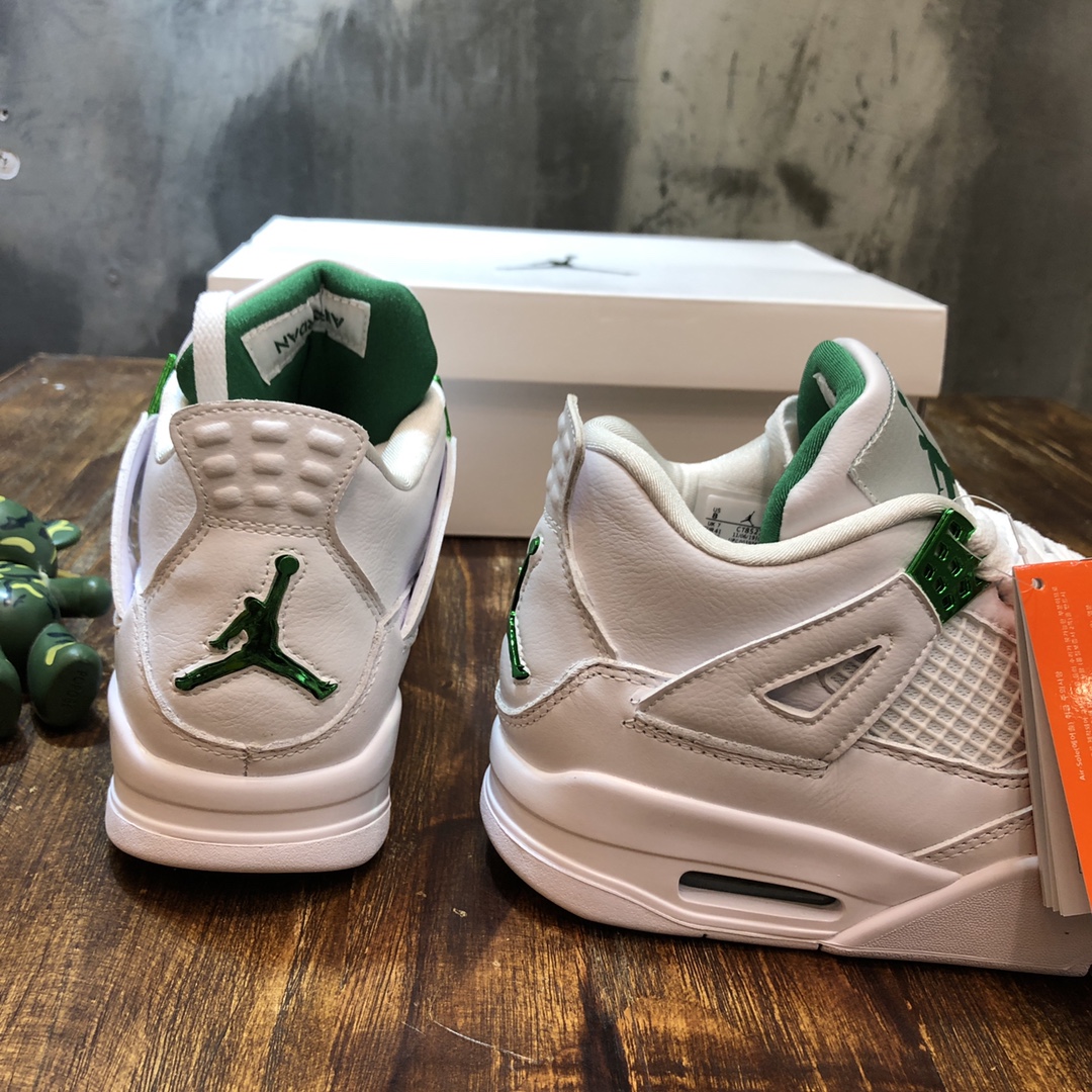 NIKE Air Jordan 4 Retro sneaker