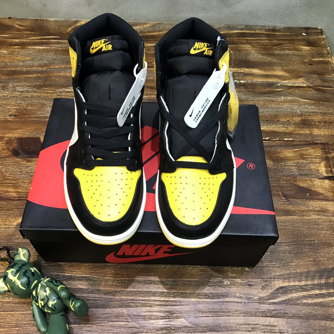 NIKE Air Jordan 1 sneaker
