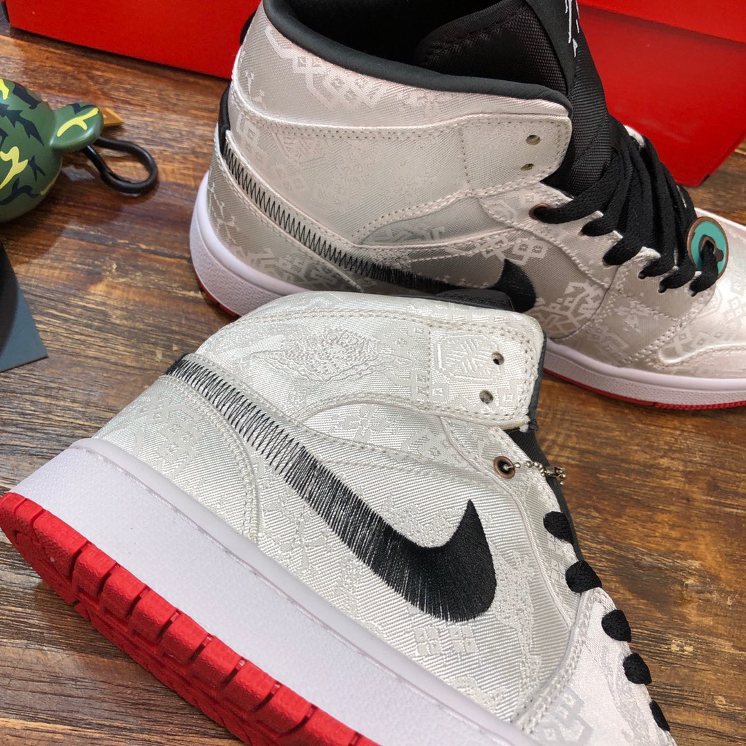 NIKE Air Jordan 1 sneaker