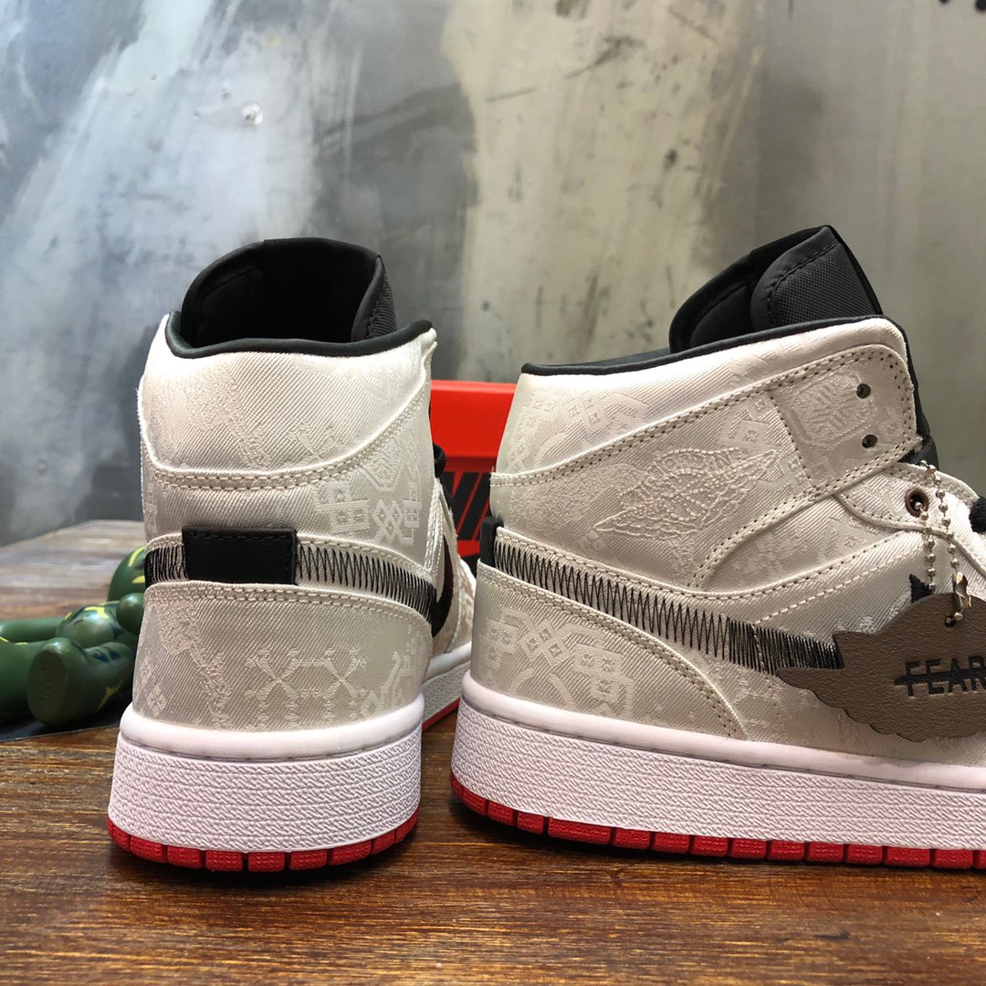 NIKE Air Jordan 1 sneaker