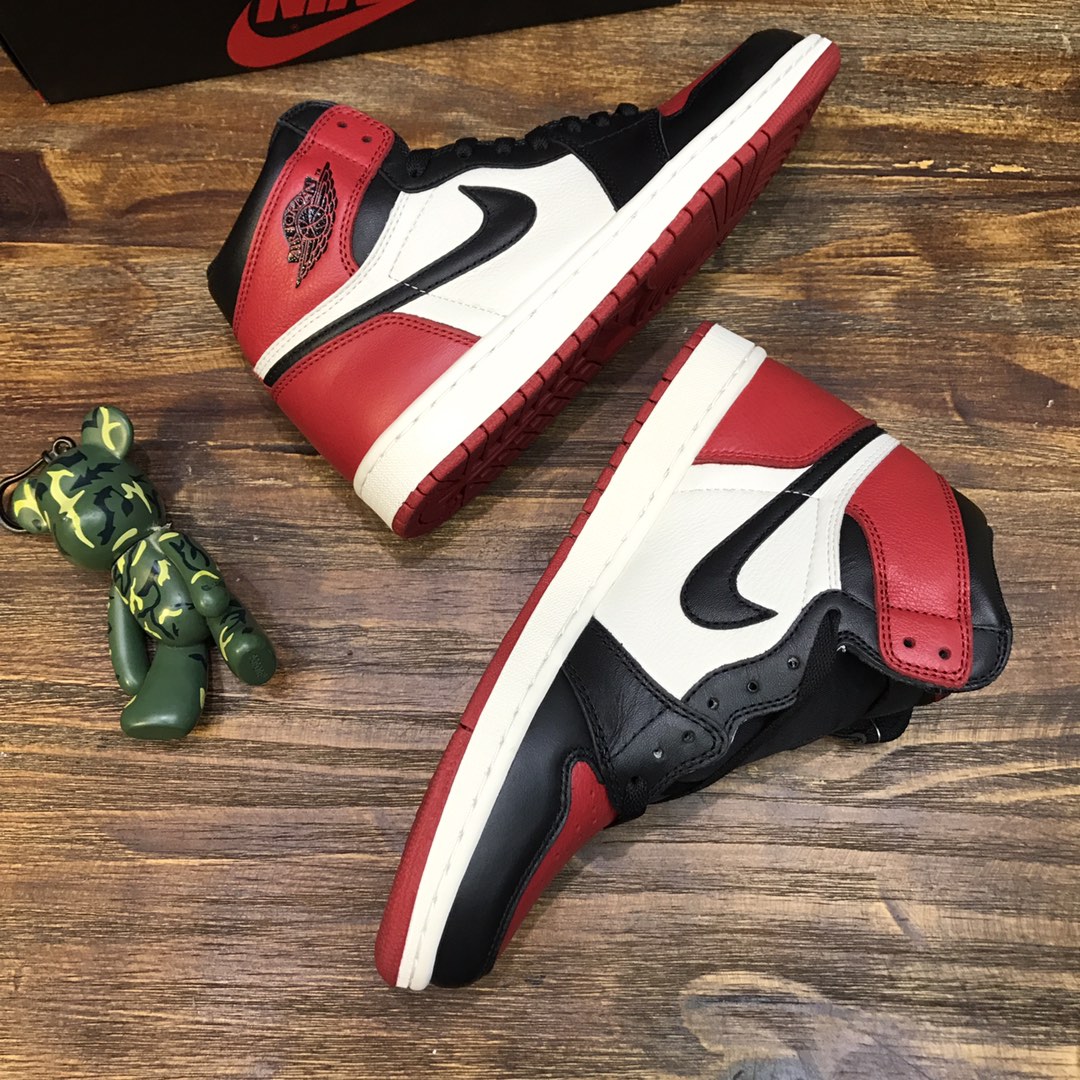 NIKE Air Jordan 1 sneaker