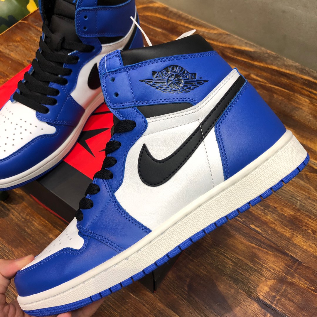 NIKE Air Jordan 1 sneaker