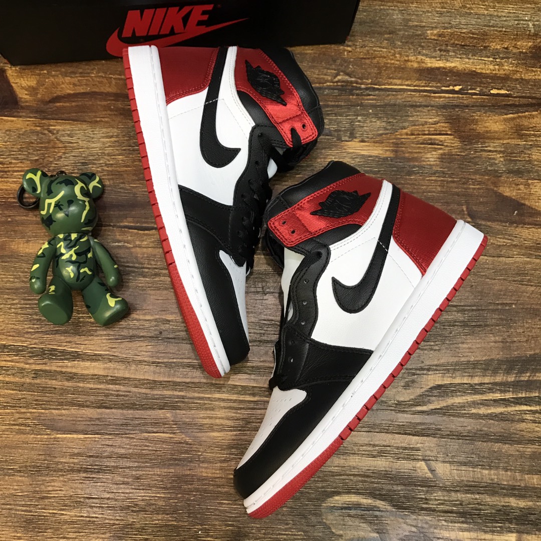 NIKE Air Jordan 1 sneaker