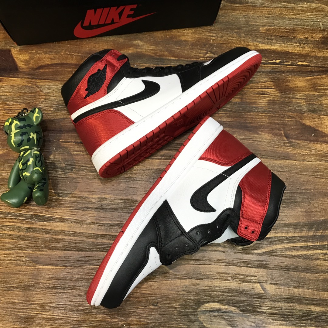 NIKE Air Jordan 1 sneaker