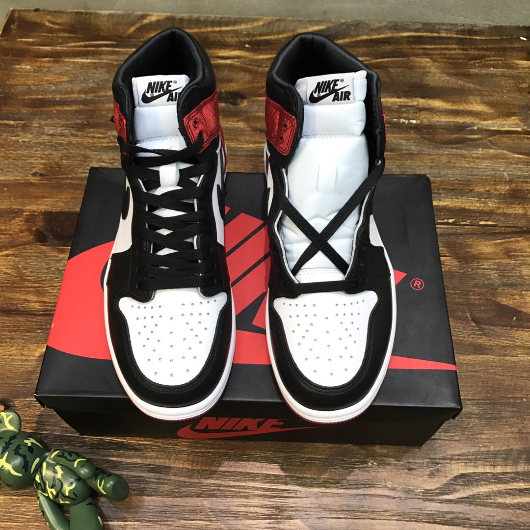 NIKE Air Jordan 1 sneaker