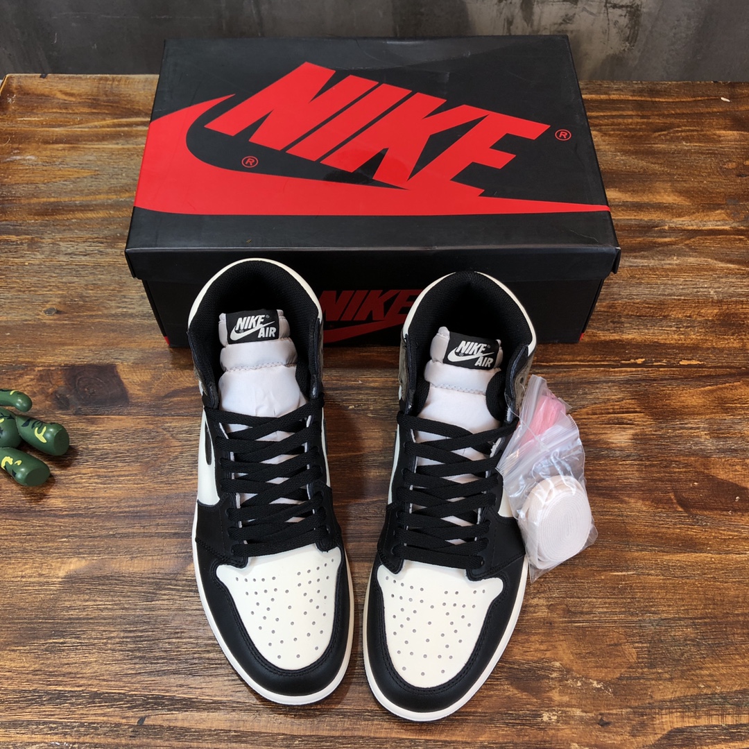 Nike Air Jordan 1 Retro Og “Dark Mocha” Sneaker