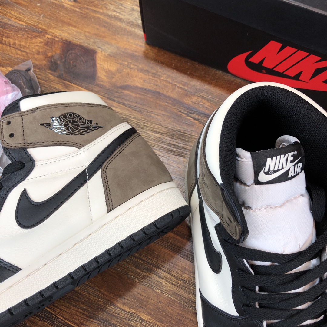 Nike Air Jordan 1 Retro Og “Dark Mocha” Sneaker